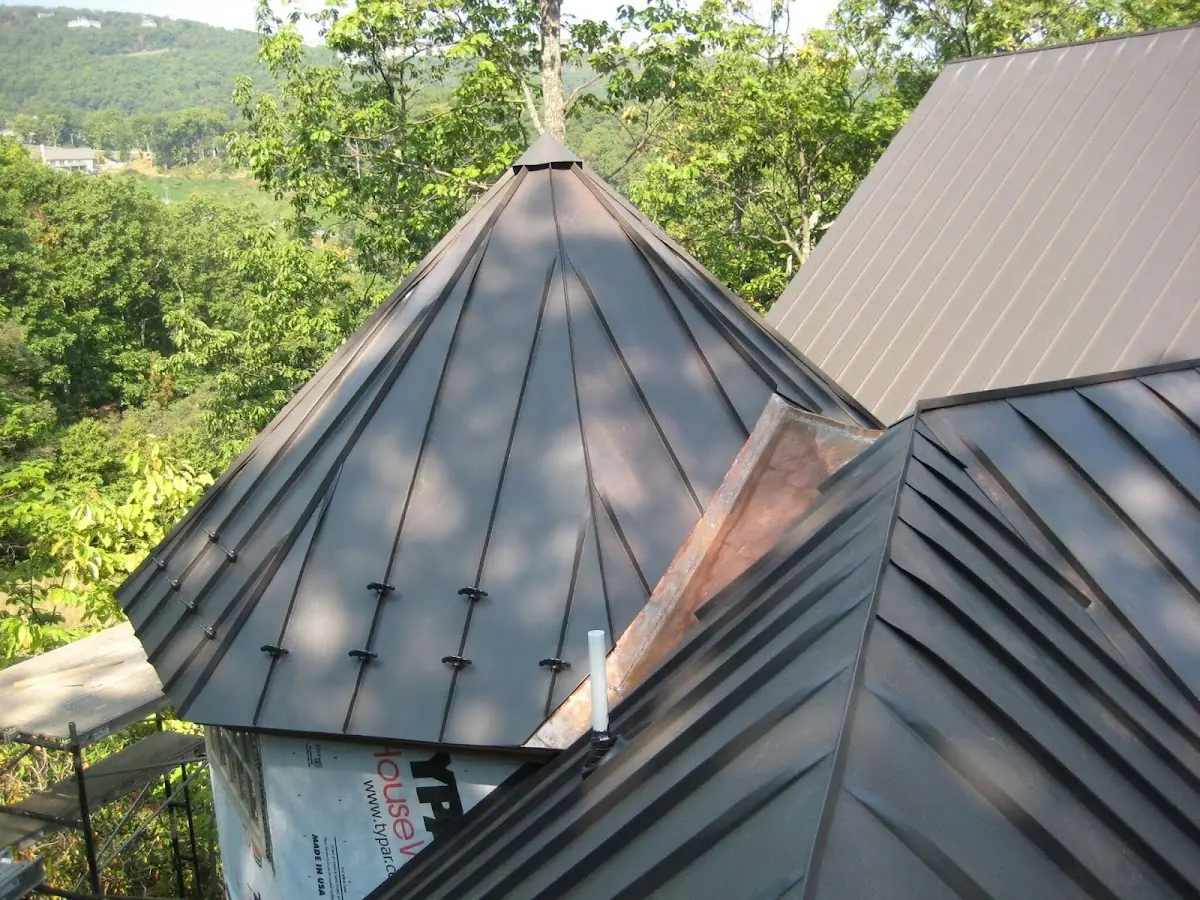 Professional Roof Tarp Installation by Craftsman Roofing in Dufur